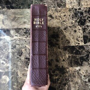 King James Holy Bible THE HOLY BIBLE CONTAINING THE OLD AND NEW TESTAMENTS